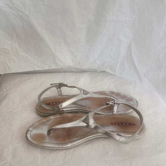 Prada Front Logo women's metallic Leather Thong Sandals size 38 - Picture 3 of 14